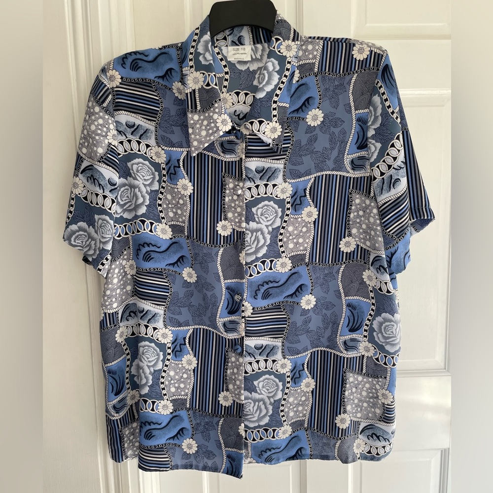 Size 18 blue tan and gray pattern vintage top